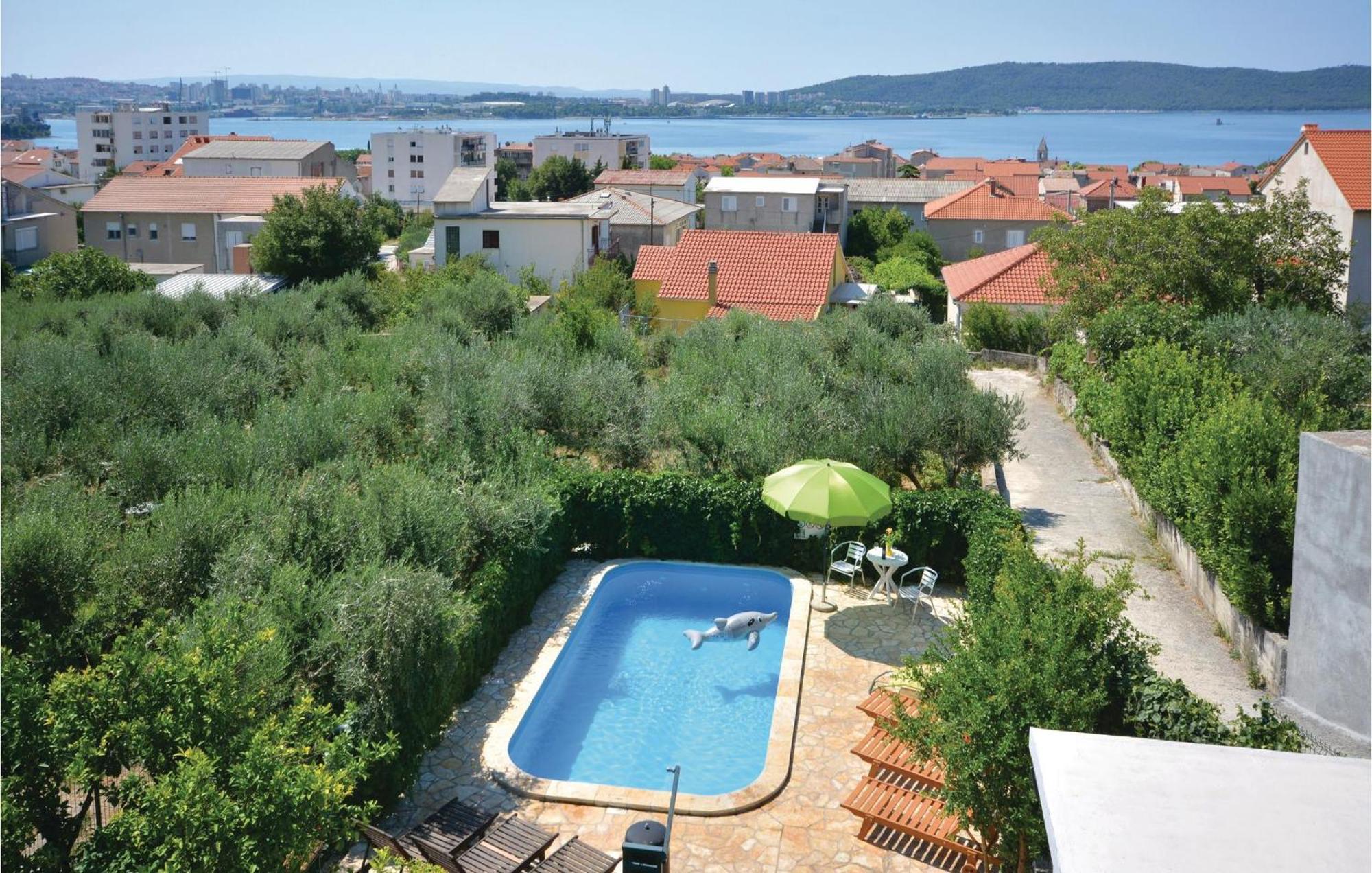 Amazing Apartment In Kastel Sucurac With Kitchen Kastela Luaran gambar