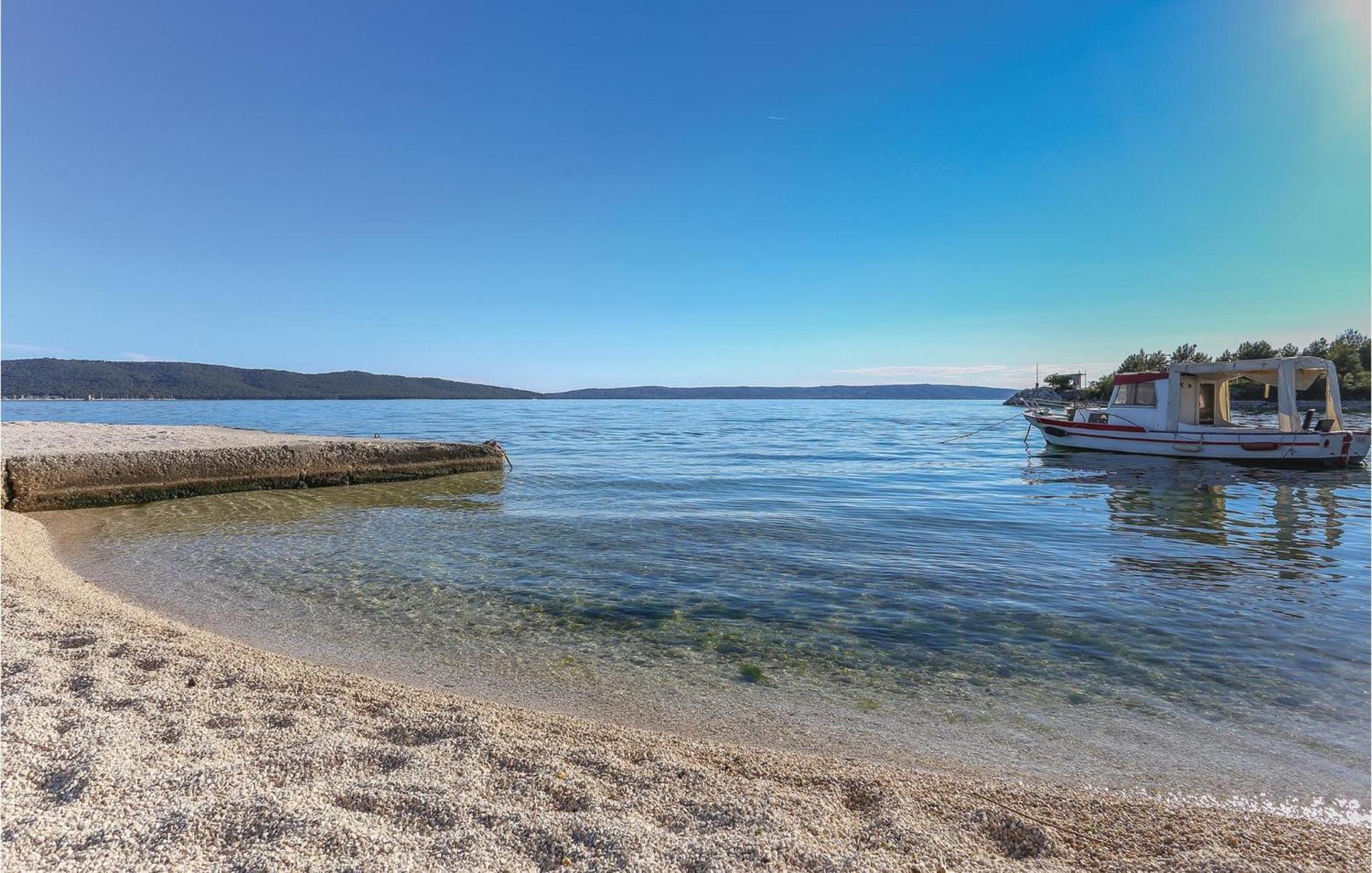 Amazing Apartment In Kastel Sucurac With Kitchen Kastela Luaran gambar