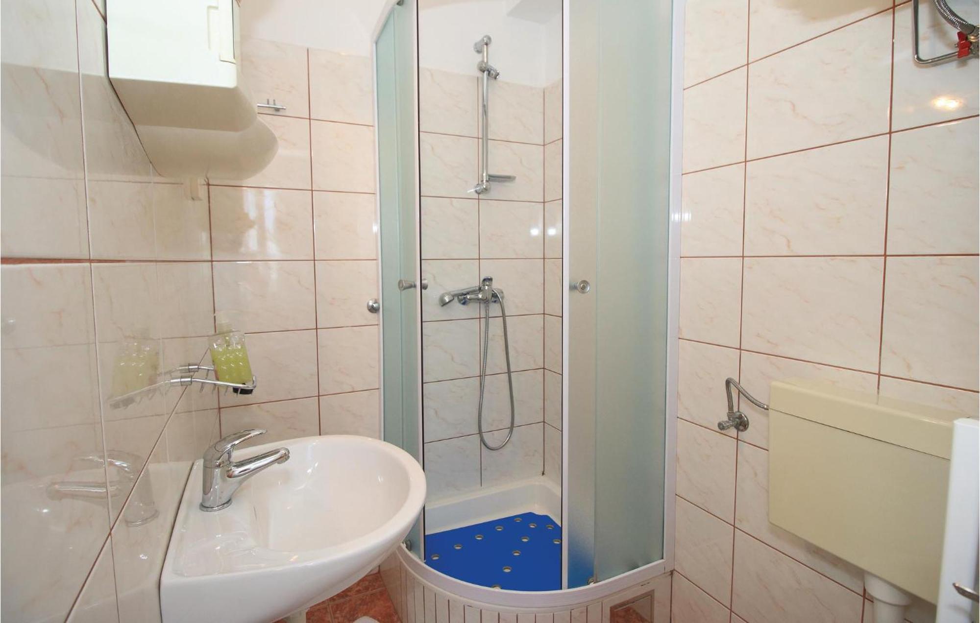 Amazing Apartment In Kastel Sucurac With Kitchen Kastela Luaran gambar
