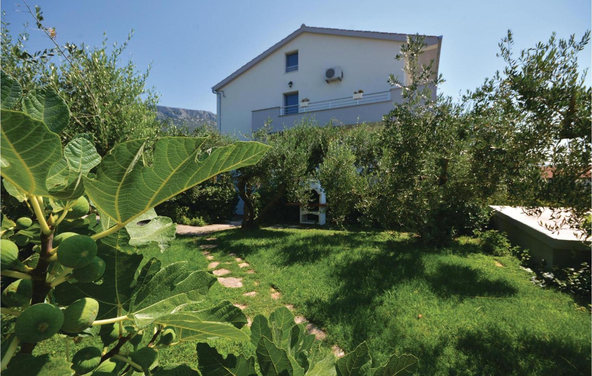 Amazing Apartment In Kastel Sucurac With Kitchen Kastela Luaran gambar