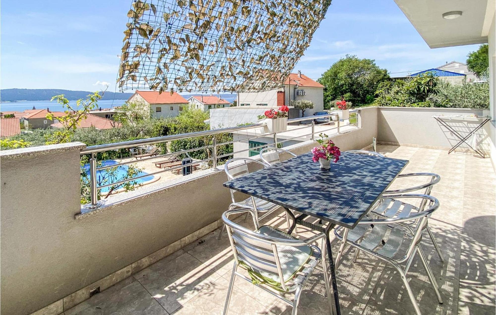 Amazing Apartment In Kastel Sucurac With Kitchen Kastela Luaran gambar