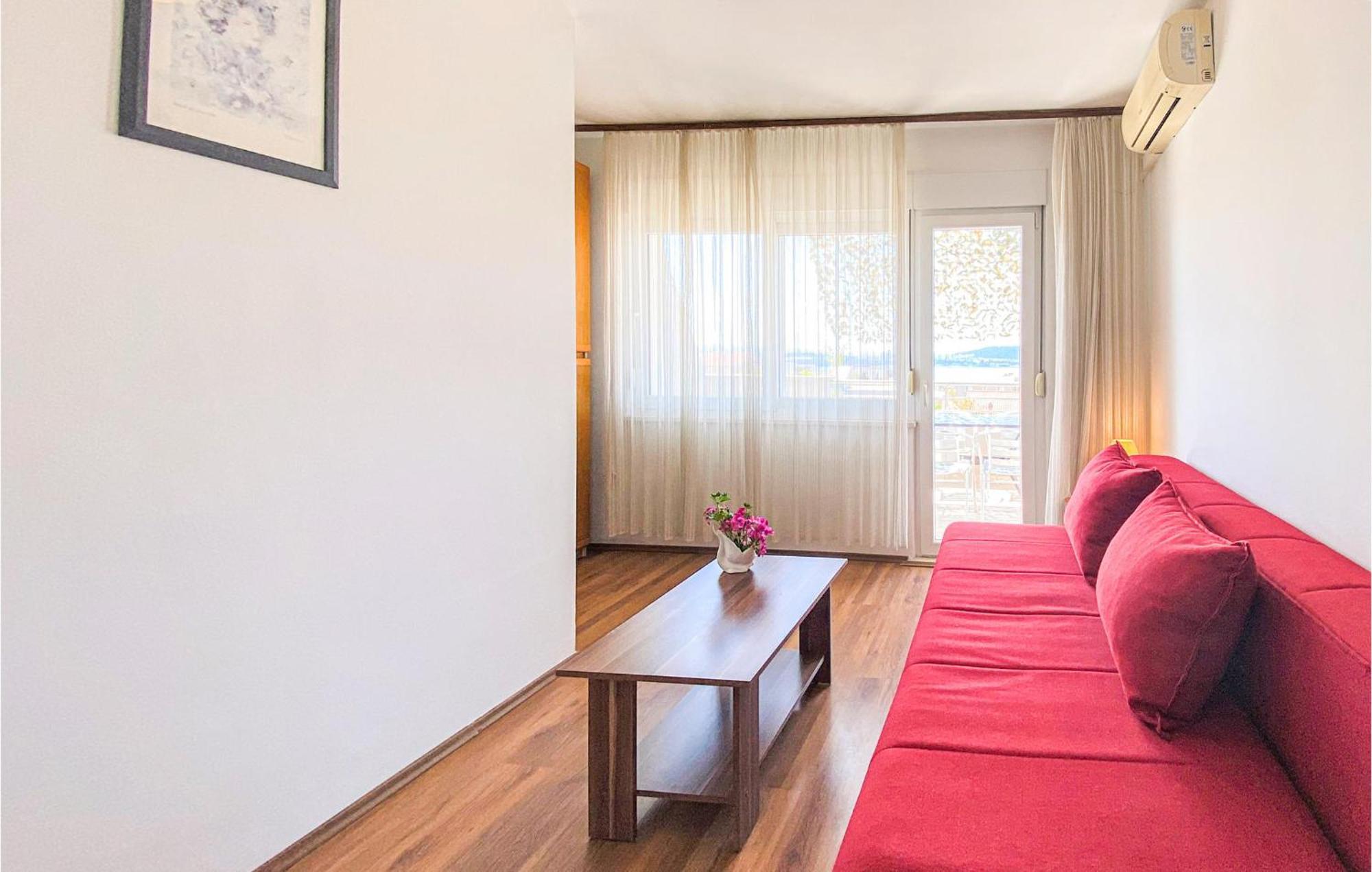 Amazing Apartment In Kastel Sucurac With Kitchen Kastela Luaran gambar