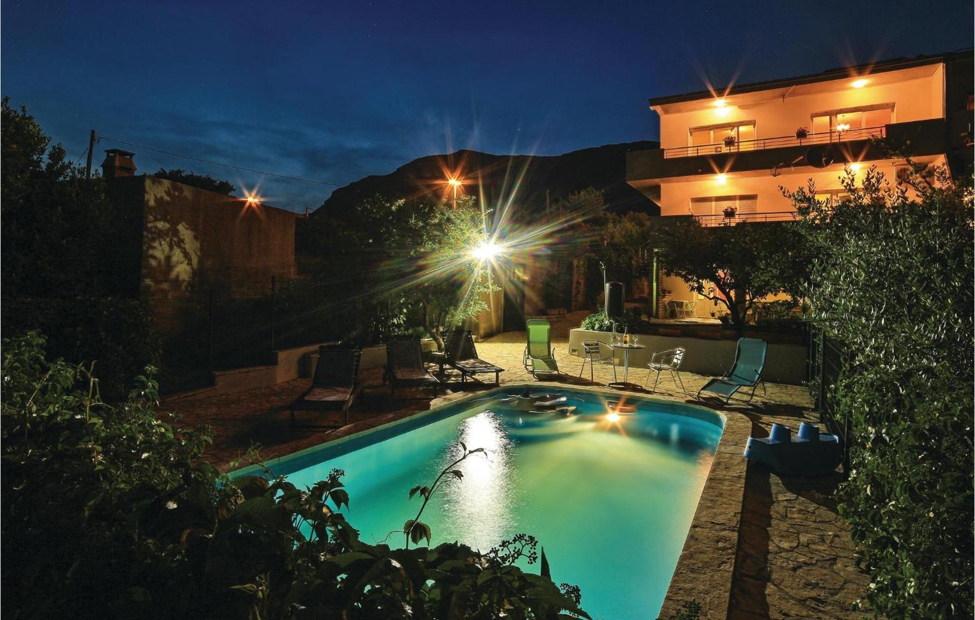 Amazing Apartment In Kastel Sucurac With Kitchen Kastela Luaran gambar