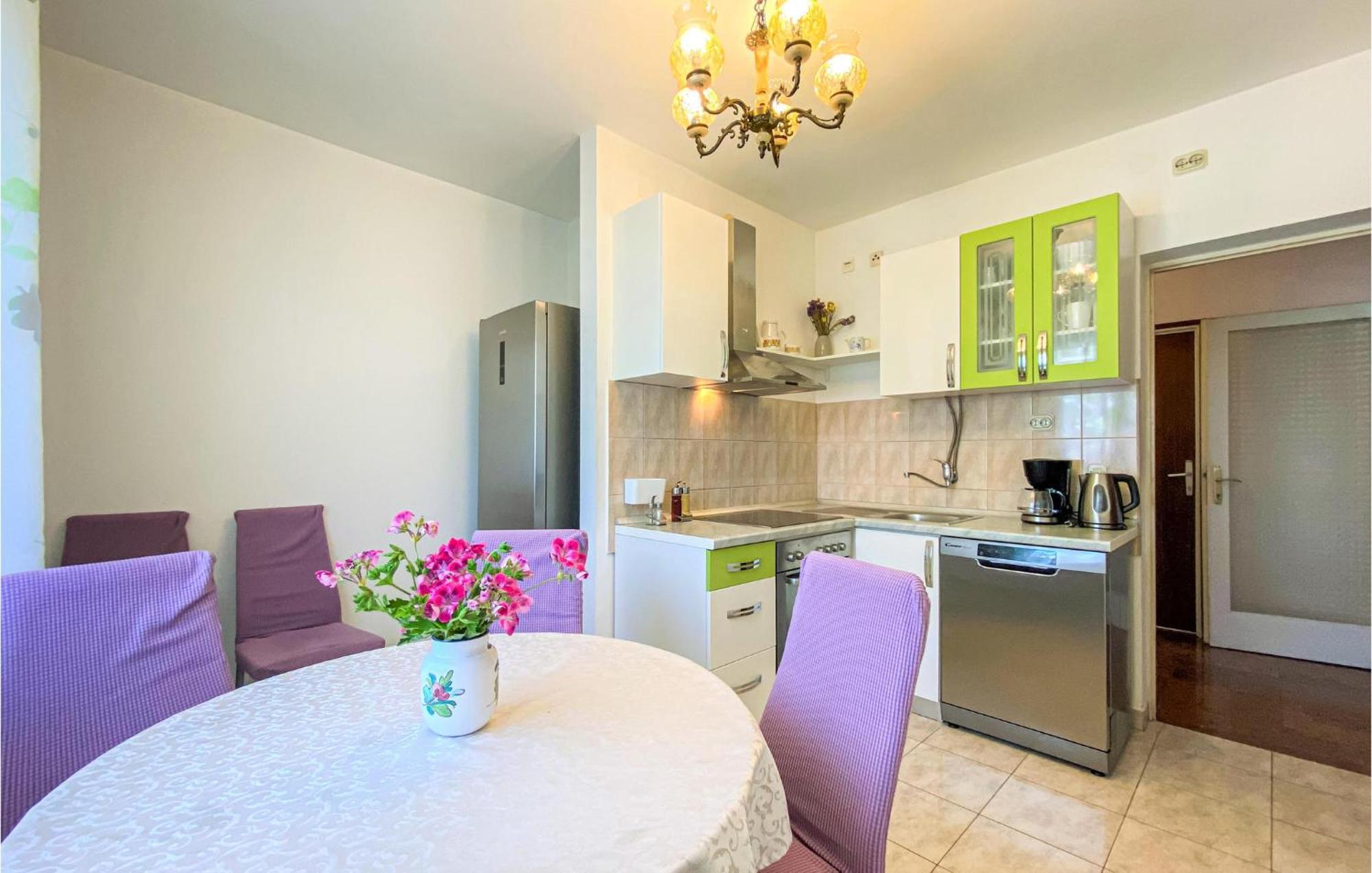 Amazing Apartment In Kastel Sucurac With Kitchen Kastela Luaran gambar